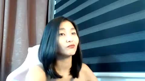 Snapshot of de_amore chatting on 3, 10, 2025 Angel online show from 3, 10, 2025