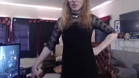 Snapshot of deadpuddle chatting on 10, 2, 2026 Sophie Warren online show from 10, 2, 2026