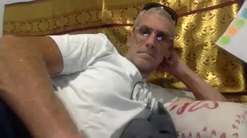 deanofflove221000 online show from 21, 2, 2026