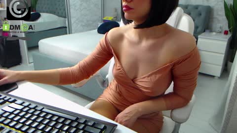 Elly online show from 5, 12, 2024