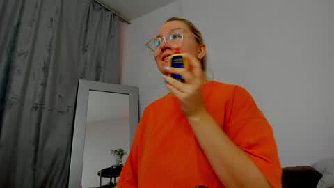 Debbie Mon Tue Fri Sun Sat GMT 3 1000am - 0400pm  online show from 9, 12, 2024