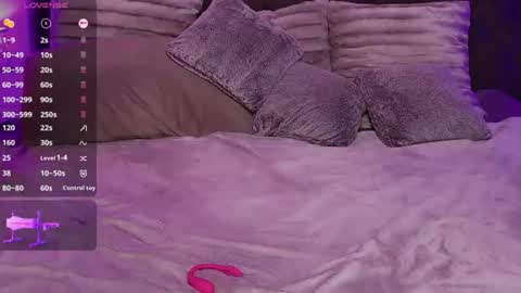 Snapshot of debinnyneanalover chatting on 3, 7, 2026 debinnyneanalover online show from 3, 7, 2026