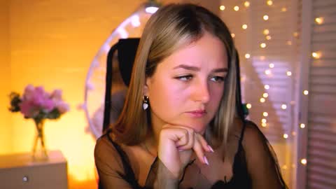 Snapshot of deboralarson chatting on 12, 11, 2025 Debora online show from 12, 11, 2025