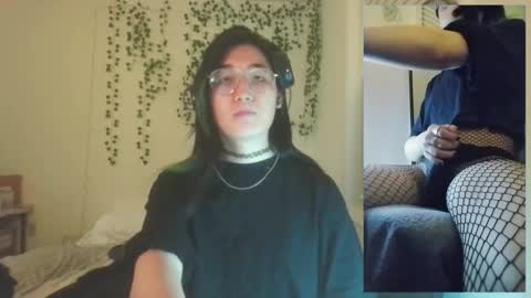 deciduousdoll online show from 24, 11, 2025