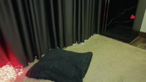 deedeedoll online show from 21, 2, 2025