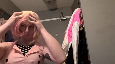 deedeequeen420 online show from 28, 2, 2025