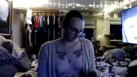 deep_hole_girl online show from 18, 5, 2026