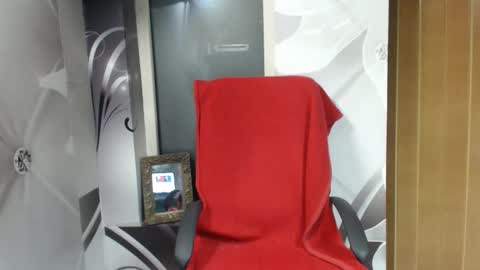 hi guys i m a cute milf i m here for good time and nice people pls be respectfool and enjoy me online show from 9, 1, 2026