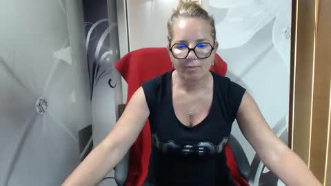Snapshot of deepintoyourmind chatting on 25, 5, 2026 hi guys i m a cute milf i m here for good time and nice people pls be respectfool and enjoy me online show from 25, 5, 2026