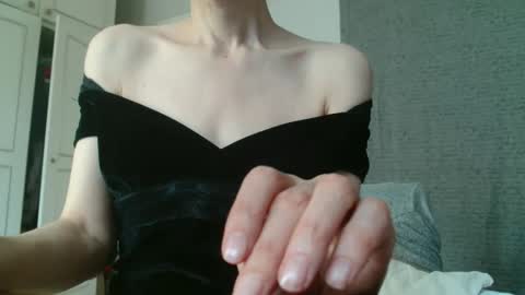 KamiDevi online show from 4, 10, 2025