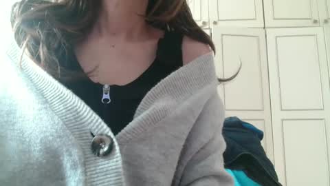 KamiDevi online show from 10, 4, 2026