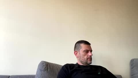 Snapshot of defloy chatting on 12, 11, 2025 Defloy online show from 12, 11, 2025