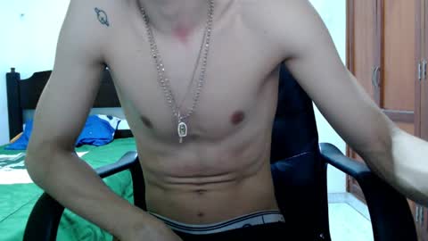 Snapshot of dei_v_48 chatting on 7, 4, 2026 DEIVY online show from 7, 4, 2026