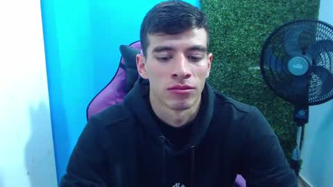 Snapshot of deiby_baby chatting on 8, 1, 2025 DEIBY online show from 8, 1, 2025