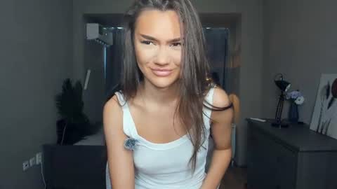 Snapshot of deidreluer chatting on 22, 6, 2026 Laura online show from 22, 6, 2026
