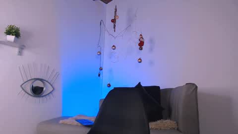 Snapshot of deivy_gram chatting on 4, 1, 2025 DEIVY online show from 4, 1, 2025