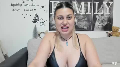 Snapshot of delightfulannemistress chatting on 4, 1, 2025 delightfulannemistress online show from 4, 1, 2025