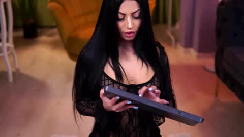 Snapshot of delilahrayn chatting on 27, 4, 2026 Delilah online show from 27, 4, 2026