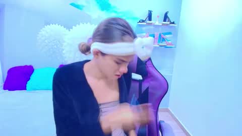 Snapshot of demi_leed chatting on 13, 1, 2026 DEMI online show from 13, 1, 2026