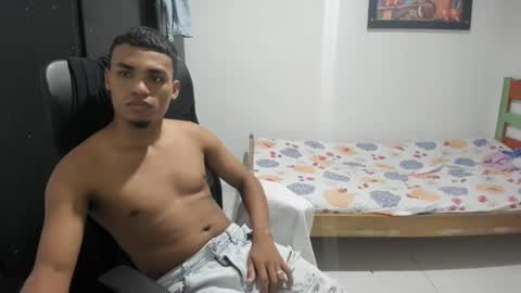 Snapshot of demol_latin chatting on 19, 12, 2024 MASTER DAV online show from 19, 12, 2024