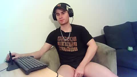 Snapshot of demoverzze chatting on 17, 1, 2025 Dominik online show from 17, 1, 2025