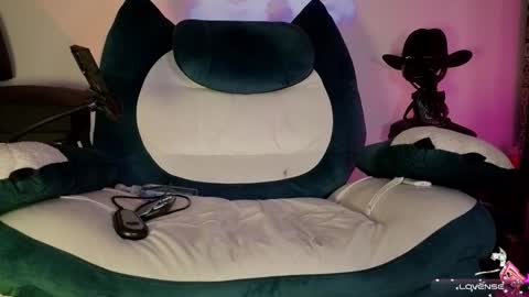 Snapshot of denjig chatting on 8, 11, 2025 Oliver online show from 8, 11, 2025