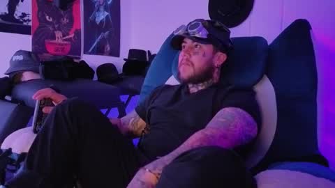 Snapshot of denjig chatting on 5, 2, 2026 Oliver online show from 5, 2, 2026