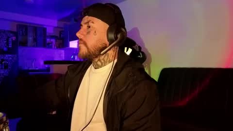 Snapshot of denjig chatting on 25, 2, 2026 Oliver online show from 25, 2, 2026