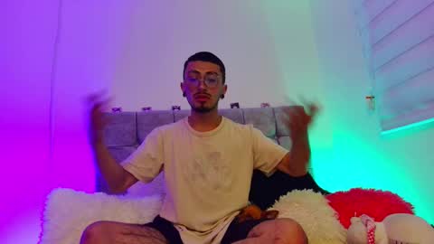 Snapshot of dennis_moons chatting on 20, 11, 2025 Dennis online show from 20, 11, 2025