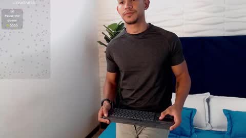 Snapshot of dereck_myers chatting on 30, 12, 2024 Dereck Myers online show from 30, 12, 2024