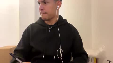 Snapshot of dereck_myers chatting on 24, 2, 2026 Dereck Myers online show from 24, 2, 2026