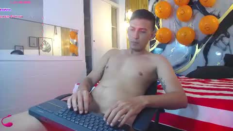 Snapshot of dereck_smithh chatting on 7, 7, 2026 Dereck online show from 7, 7, 2026