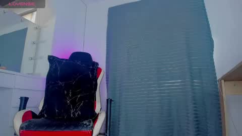 dereckhardd online show from 15, 4, 2026