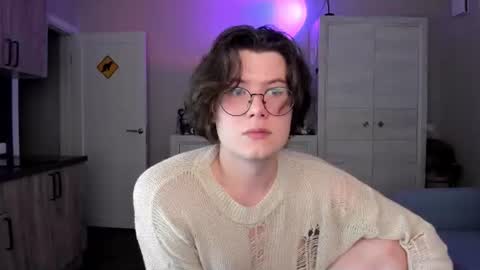 Snapshot of derek_shameless chatting on 7, 7, 2026 Derek online show from 7, 7, 2026