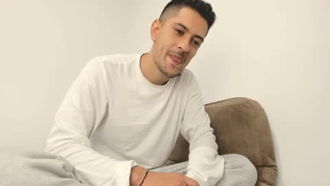 Snapshot of derek_vall chatting on 7, 3, 2025 derek_vall online show from 7, 3, 2025