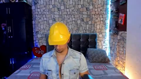 DEREKK   online show from 21, 1, 2025