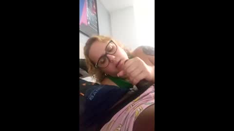 Snapshot of derkdiggler89 chatting on 12, 4, 2026 Derk Mae online show from 12, 4, 2026