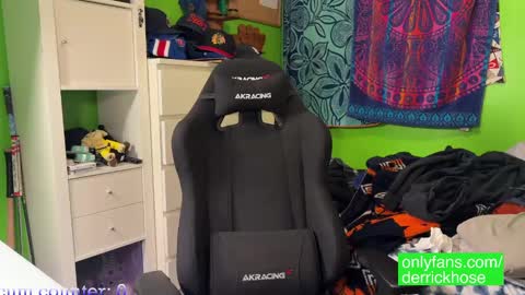 Derrick Hose online show from 2, 3, 2025