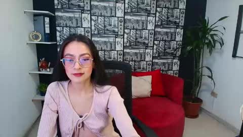 Snapshot of desiring__angel chatting on 18, 5, 2026 Desiring Angel online show from 18, 5, 2026