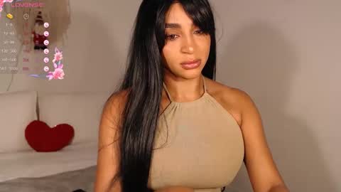 Snapshot of destinnemil chatting on 16, 12, 2025 Destinne Mill online show from 16, 12, 2025