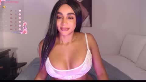 Snapshot of destinnemil chatting on 5, 2, 2026 Destinne Mill online show from 5, 2, 2026