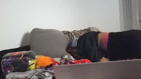 Snapshot of deviantdynasty chatting on 6, 11, 2025 deviantdynasty online show from 6, 11, 2025