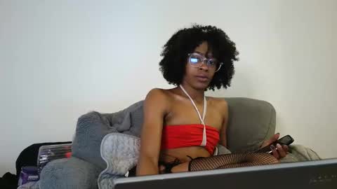 Snapshot of deviantdynasty chatting on 10, 11, 2025 deviantdynasty online show from 10, 11, 2025