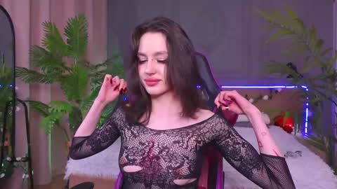 devilinee online show from 5, 3, 2025