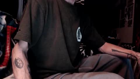 Snapshot of dgoldenrod chatting on 31, 12, 2024 D online show from 31, 12, 2024