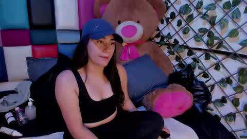 dhaniela naugthy online show from 3, 2, 2026