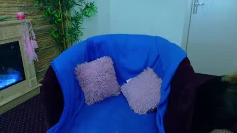 Snapshot of diamondmilff chatting on 27, 6, 2026 Diamond Milf online show from 27, 6, 2026