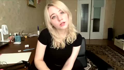 Snapshot of dianaoehler chatting on 15, 6, 2026 Diana online show from 15, 6, 2026