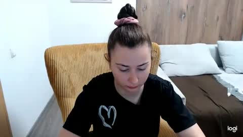 dianasmiey7 online show from 10, 6, 2026