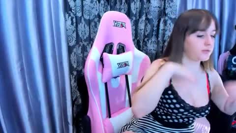 Snapshot of dianna_milton chatting on 4, 3, 2026 Dianna online show from 4, 3, 2026